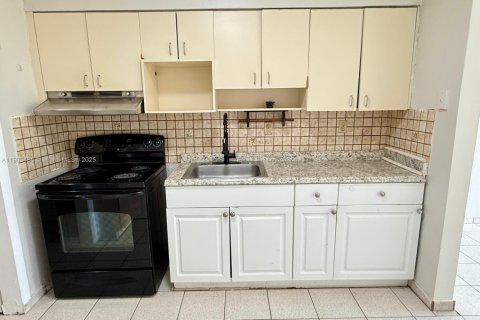 Casa en alquiler en Dania Beach, Florida, 2 dormitorios, 88.26 m2 № 1954407 - foto 5