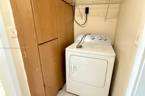 Casa en alquiler en Dania Beach, Florida, 2 dormitorios, 88.26 m2 № 1954407 - foto 9