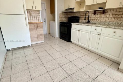 Casa en alquiler en Dania Beach, Florida, 2 dormitorios, 88.26 m2 № 1954407 - foto 4