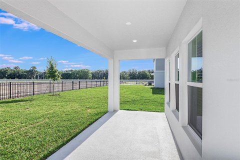 House in Dade City, Florida 5 bedrooms, 279.73 sq.m. № 2137967 - photo 11