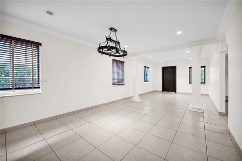 Villa ou maison à louer à Miami, Floride: 2 chambres, 97.55 m2 № 1999731 - photo 11