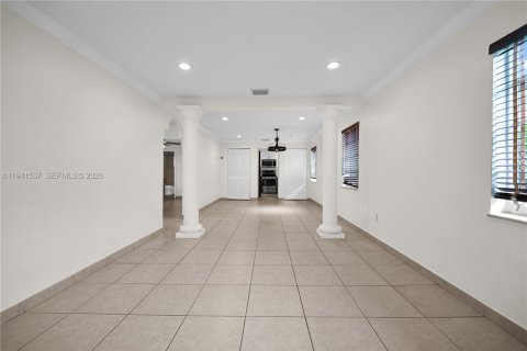 Villa ou maison à louer à Miami, Floride: 2 chambres, 97.55 m2 № 1999731 - photo 9