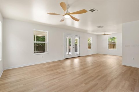 House in Gainesville, Florida 3 bedrooms, 167.22 sq.m. № 1801821 - photo 10