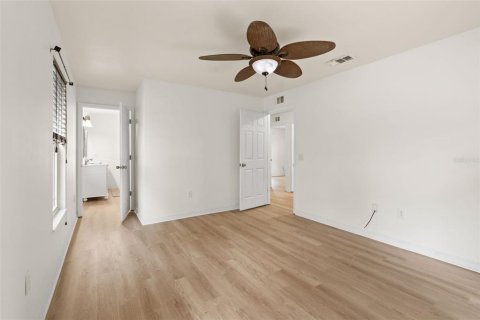 House in Gainesville, Florida 3 bedrooms, 167.22 sq.m. № 1801821 - photo 21
