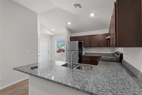 Commercial property in Port Charlotte, Florida 4 bedrooms, 194.35 sq.m. № 1659045 - photo 12