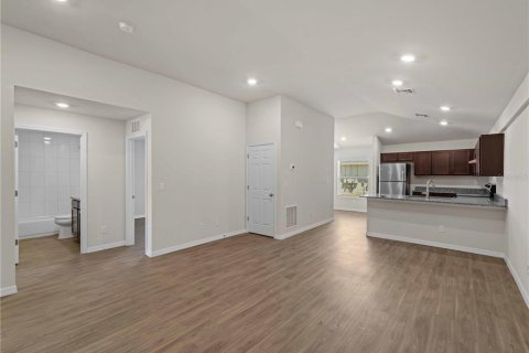 Commercial property in Port Charlotte, Florida 4 bedrooms, 194.35 sq.m. № 1659045 - photo 5