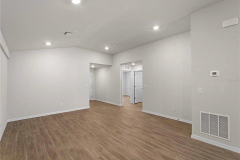 Commercial property in Port Charlotte, Florida 4 bedrooms, 194.35 sq.m. № 1659045 - photo 6