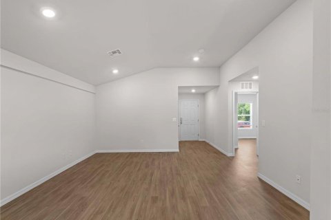 Commercial property in Port Charlotte, Florida 4 bedrooms, 194.35 sq.m. № 1659045 - photo 8