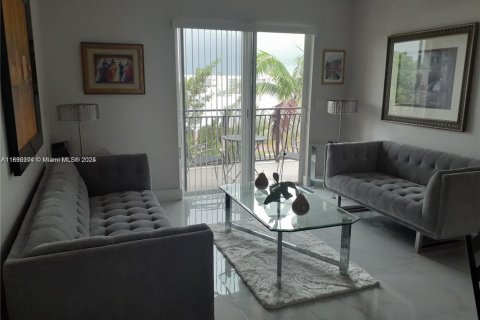 Condo in Dania Beach, Florida, 2 bedrooms  № 1819922 - photo 5