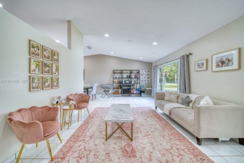 Villa ou maison à vendre à Miami, Floride: 4 chambres, 191.94 m2 № 1976632 - photo 5