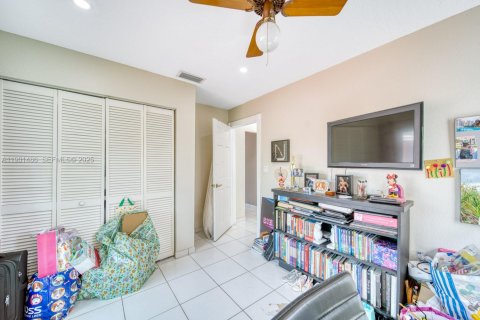 Villa ou maison à vendre à Miami, Floride: 4 chambres, 191.94 m2 № 1976632 - photo 25