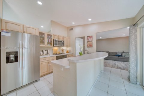 Villa ou maison à vendre à Miami, Floride: 4 chambres, 191.94 m2 № 1976632 - photo 13