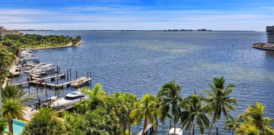 Condominio en Miami, Florida, 1 dormitorio № 1665149