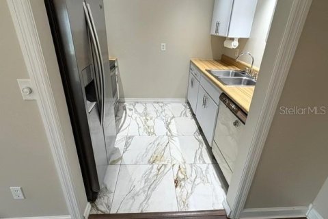 Copropriété à louer à Sun City Center, Floride: 1 chambre, 92.16 m2 № 2406412 - photo 18