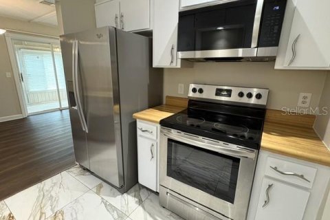 Copropriété à louer à Sun City Center, Floride: 1 chambre, 92.16 m2 № 2406412 - photo 16