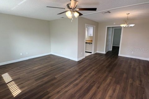 Copropriété à louer à Sun City Center, Floride: 1 chambre, 92.16 m2 № 2406412 - photo 8