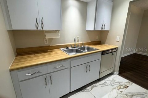 Copropriété à louer à Sun City Center, Floride: 1 chambre, 92.16 m2 № 2406412 - photo 17