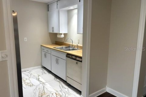 Copropriété à louer à Sun City Center, Floride: 1 chambre, 92.16 m2 № 2406412 - photo 15