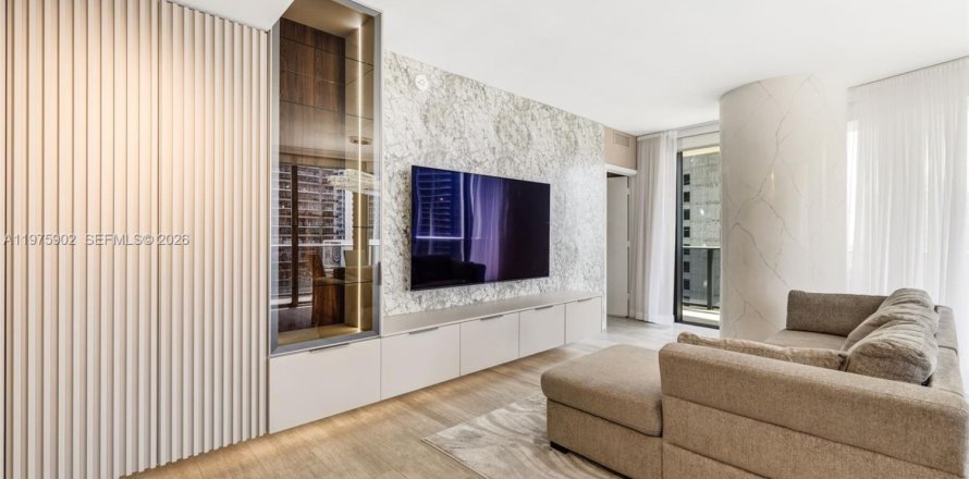 Condo in Miami, Florida, 2 bedrooms  № 2041874