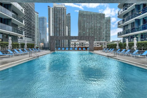 Condo in Miami, Florida, 2 bedrooms  № 2041874 - photo 4