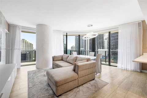 Condo in Miami, Florida, 2 bedrooms  № 2041874 - photo 2