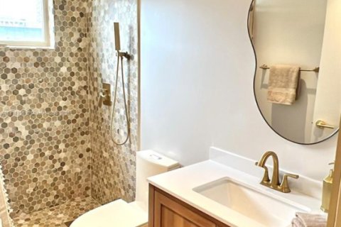 Condo in Miami, Florida, 2 bedrooms  № 1968225 - photo 20