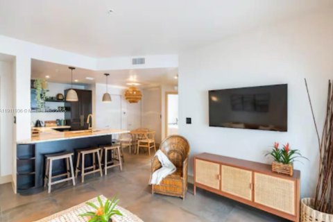 Condo in Miami, Florida, 2 bedrooms  № 1968225 - photo 6