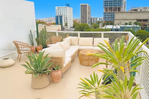 Condo in Miami, Florida, 2 bedrooms  № 1968225