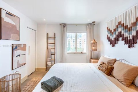 Condo in Miami, Florida, 2 bedrooms  № 1968225 - photo 10