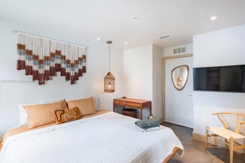 Condo in Miami, Florida, 2 bedrooms  № 1968225 - photo 9