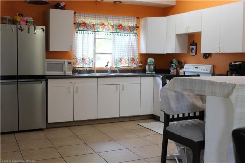 Villa ou maison à vendre à Wauchula, Floride: 2 chambres, 83.24 m2 № 1915477 - photo 4