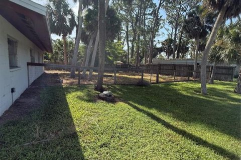 House in Nokomis, Florida 3 bedrooms, 107.02 sq.m. № 1743417 - photo 8