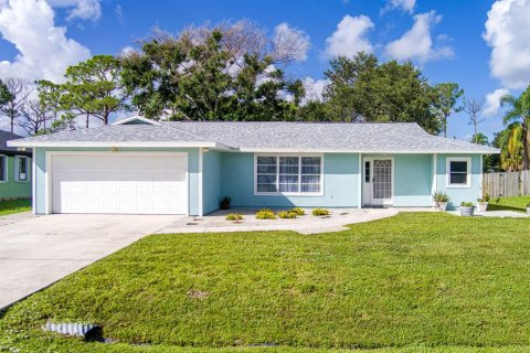 Casa en Port St. Lucie, Florida 3 dormitorios, 150.22 m2 № 2294236