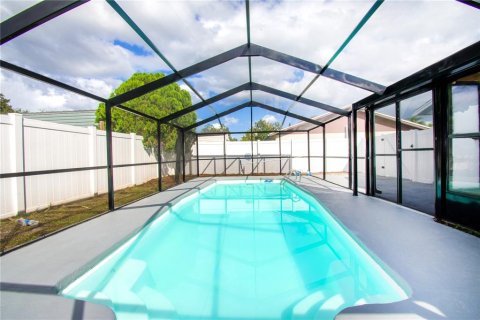 House in Tampa, Florida 3 bedrooms, 119.29 sq.m. № 2129915 - photo 28
