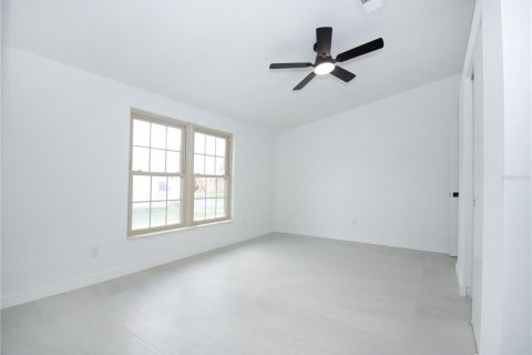 House in Tampa, Florida 3 bedrooms, 119.29 sq.m. № 2129915 - photo 9