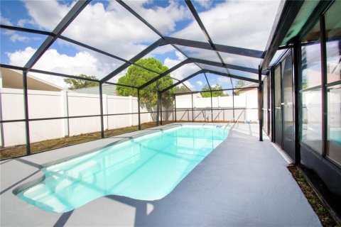 House in Tampa, Florida 3 bedrooms, 119.29 sq.m. № 2129915 - photo 29