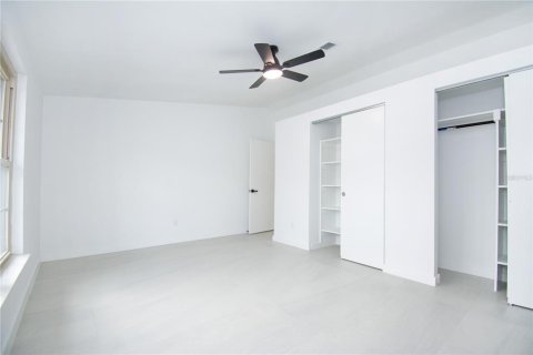 House in Tampa, Florida 3 bedrooms, 119.29 sq.m. № 2129915 - photo 8