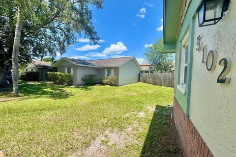 Villa ou maison à louer à Tampa, Floride: 2 chambres, 97.45 m2 № 2109451 - photo 8