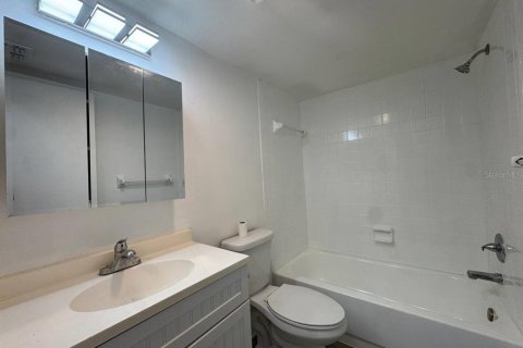 Villa ou maison à louer à Tampa, Floride: 2 chambres, 97.45 m2 № 2109451 - photo 27