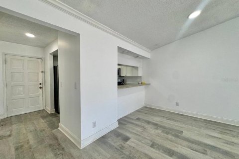 Villa ou maison à louer à Tampa, Floride: 2 chambres, 97.45 m2 № 2109451 - photo 16