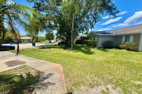 Villa ou maison à louer à Tampa, Floride: 2 chambres, 97.45 m2 № 2109451 - photo 7