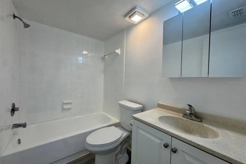 Villa ou maison à louer à Tampa, Floride: 2 chambres, 97.45 m2 № 2109451 - photo 21