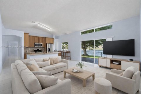 House in Miramar, Florida 4 bedrooms, 166.67 sq.m. № 2026390 - photo 18