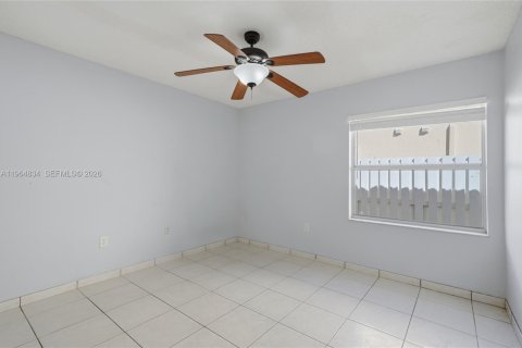 House in Miramar, Florida 4 bedrooms, 166.67 sq.m. № 2026390 - photo 29