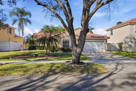 House in Miramar, Florida 4 bedrooms, 166.67 sq.m. № 2026390 - photo 6