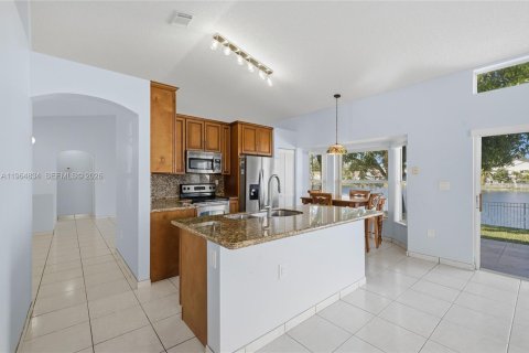 House in Miramar, Florida 4 bedrooms, 166.67 sq.m. № 2026390 - photo 21