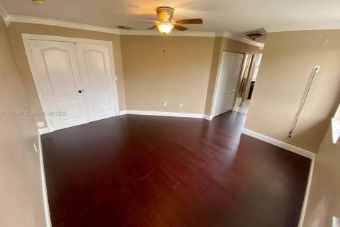 Casa en alquiler en Miami, Florida, 4 dormitorios, 180.23 m2 № 2036033 - foto 8