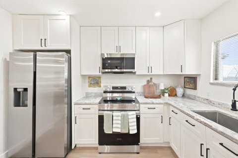 Casa en venta en West Palm Beach, Florida, 3 dormitorios, 102.75 m2 № 2262761 - foto 18