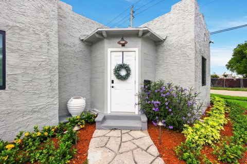 Casa en venta en West Palm Beach, Florida, 3 dormitorios, 102.75 m2 № 2262761 - foto 2