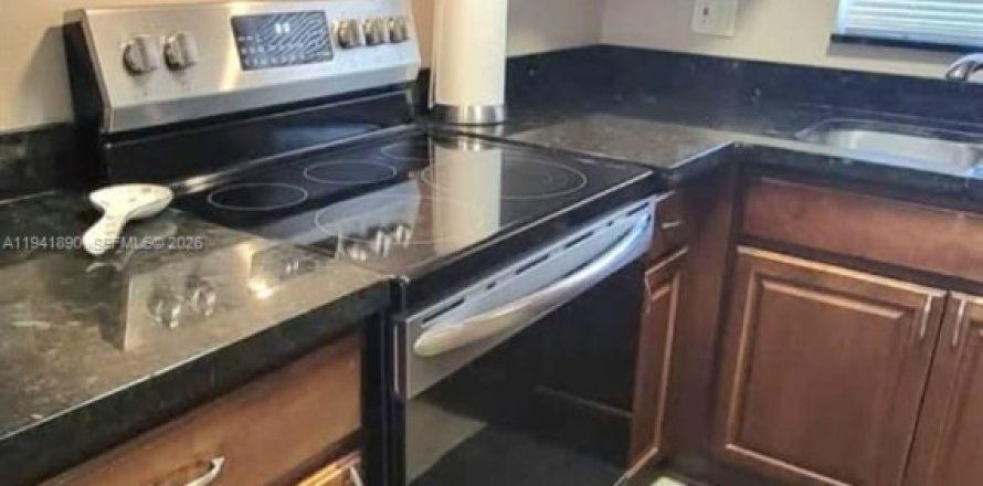 Appartement à Hollywood, Floride 2 chambres, 1038.55 m2 № 1999604